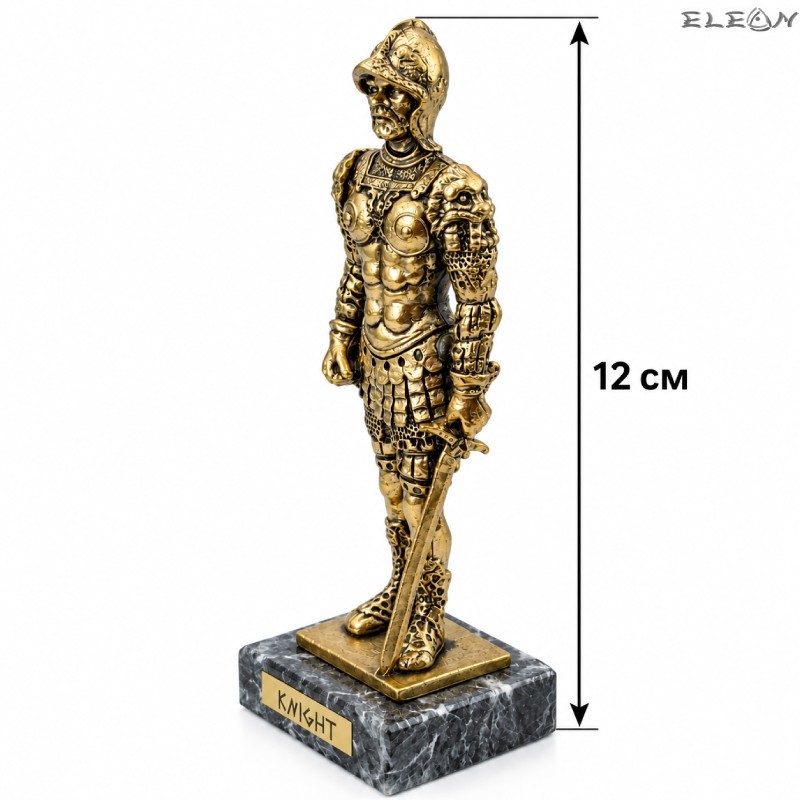 Луксозен подарък за мъж статуетка Knight на мраморна основа