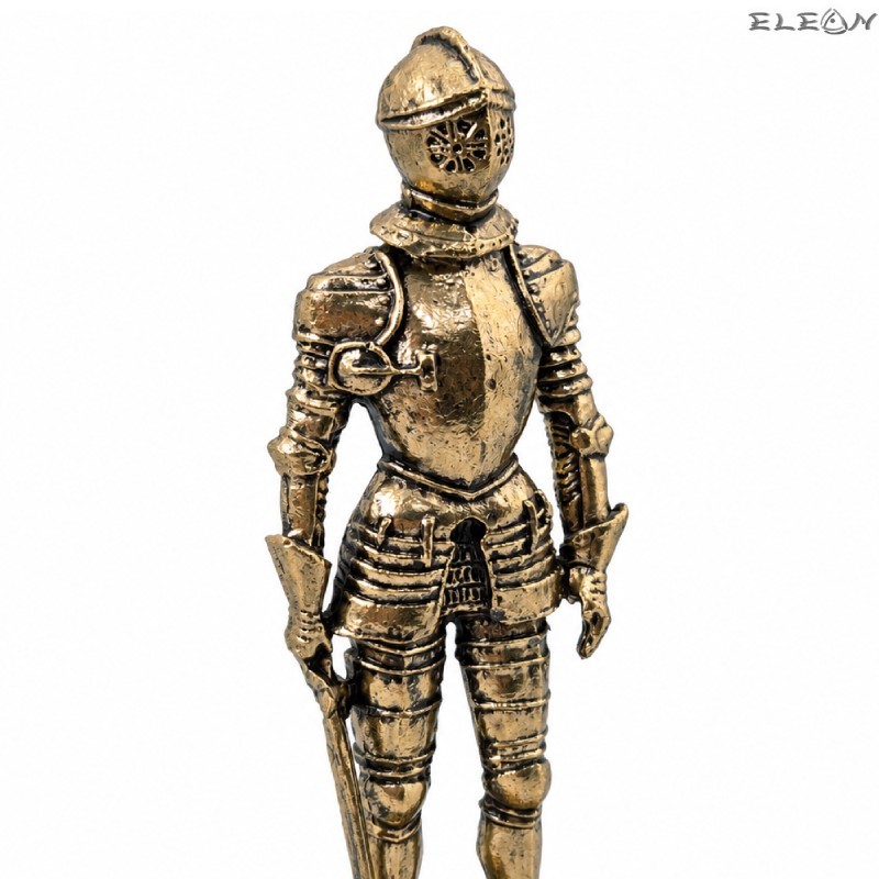 Луксозни статуетки за подарък Рицарят на честта с мраморна основа Knight